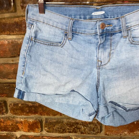 Old Navy Light Wash Blue Denim Cuffed Jeans Shorts Women's Size 4 - Picture 2 of 5
